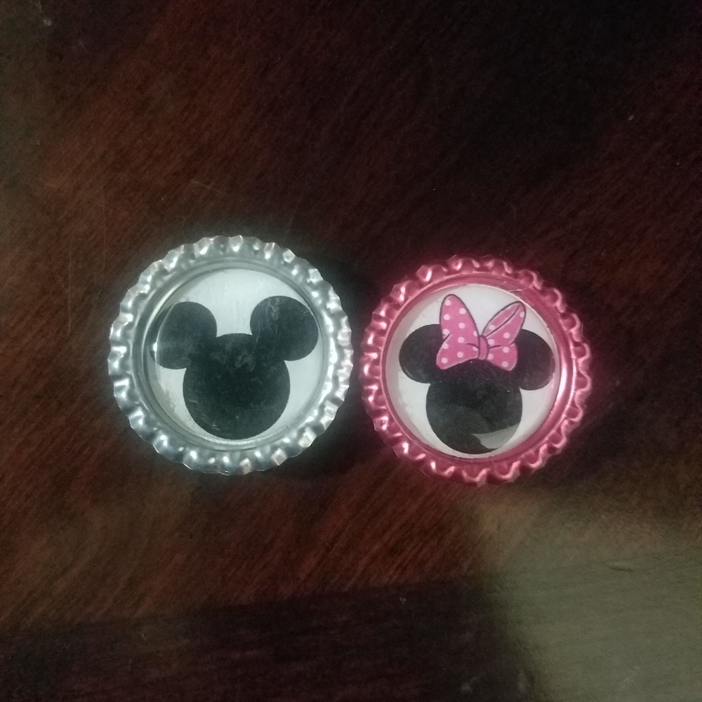 Mickey& Minnie Mouse Bottle Cap Magnets - Picture 1 of 1